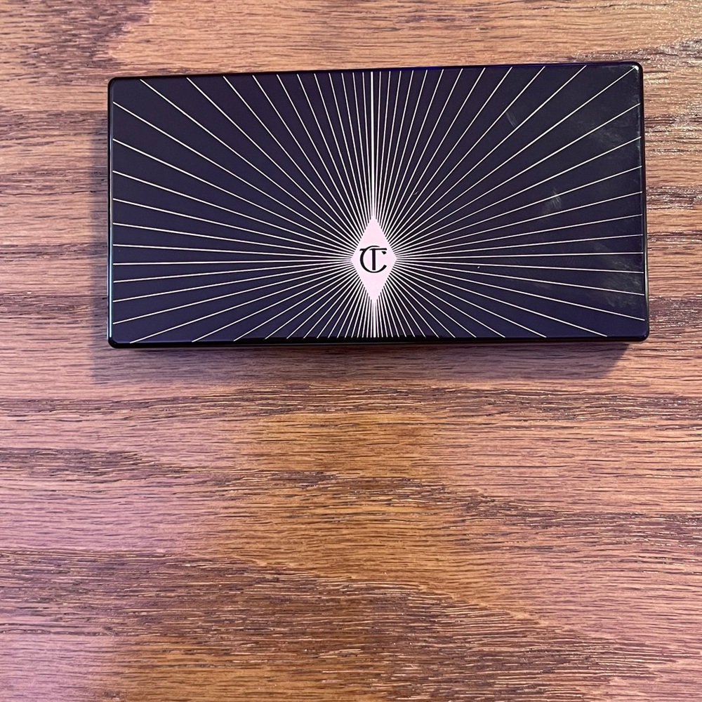 Charlotte tilbury super nudes eyeshadow palette